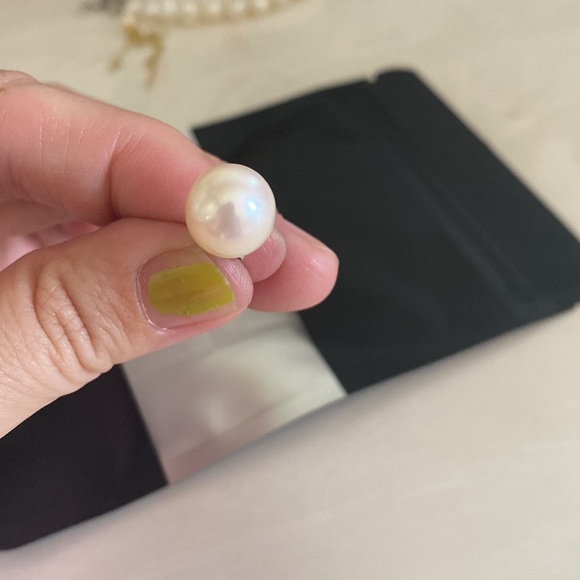 Fresh water pearl earrings - Picture 2 of 4